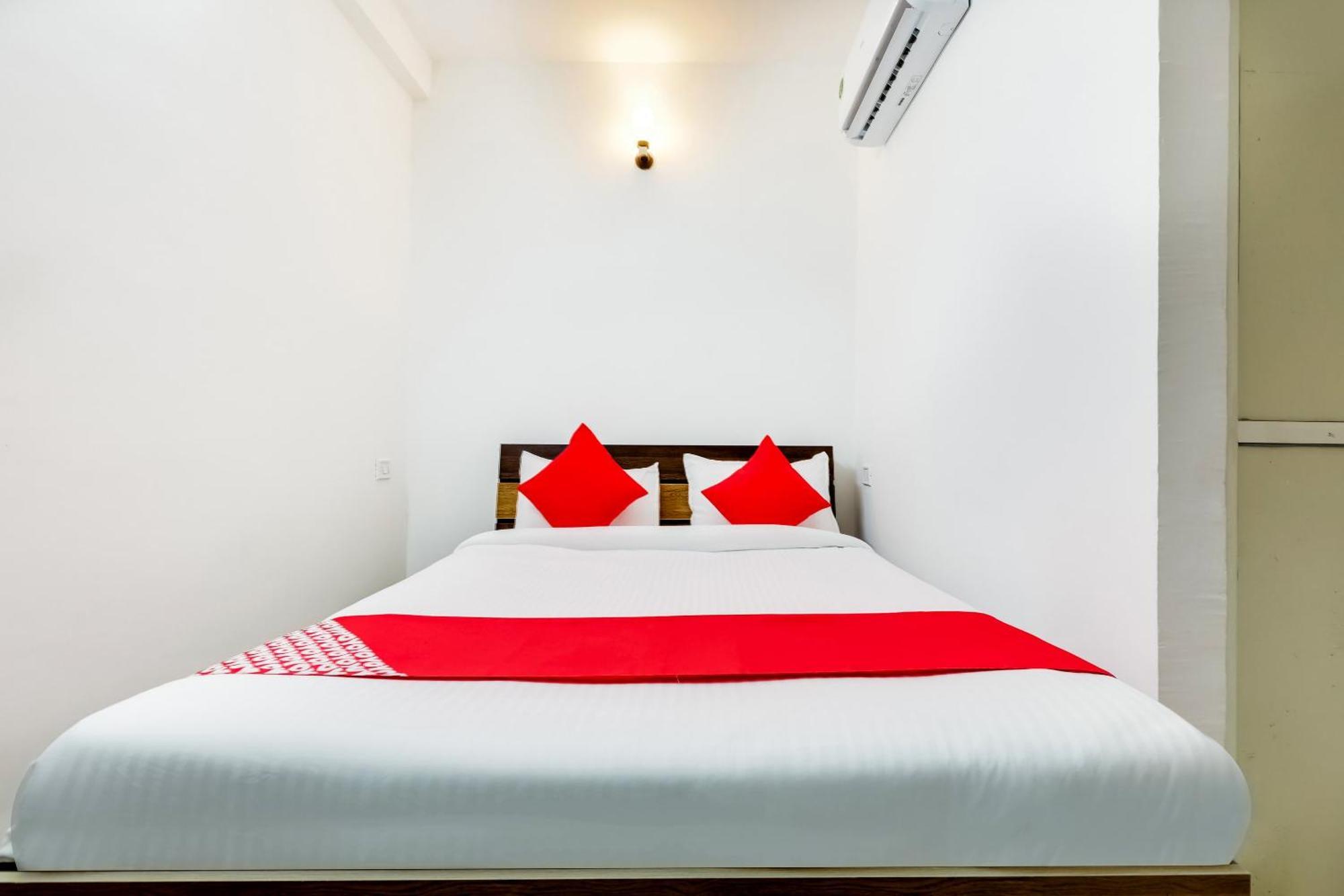 Hotel O Expression Indaur Kültér fotó