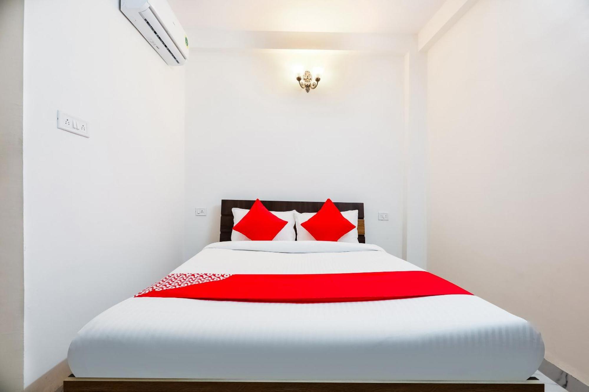Hotel O Expression Indaur Kültér fotó