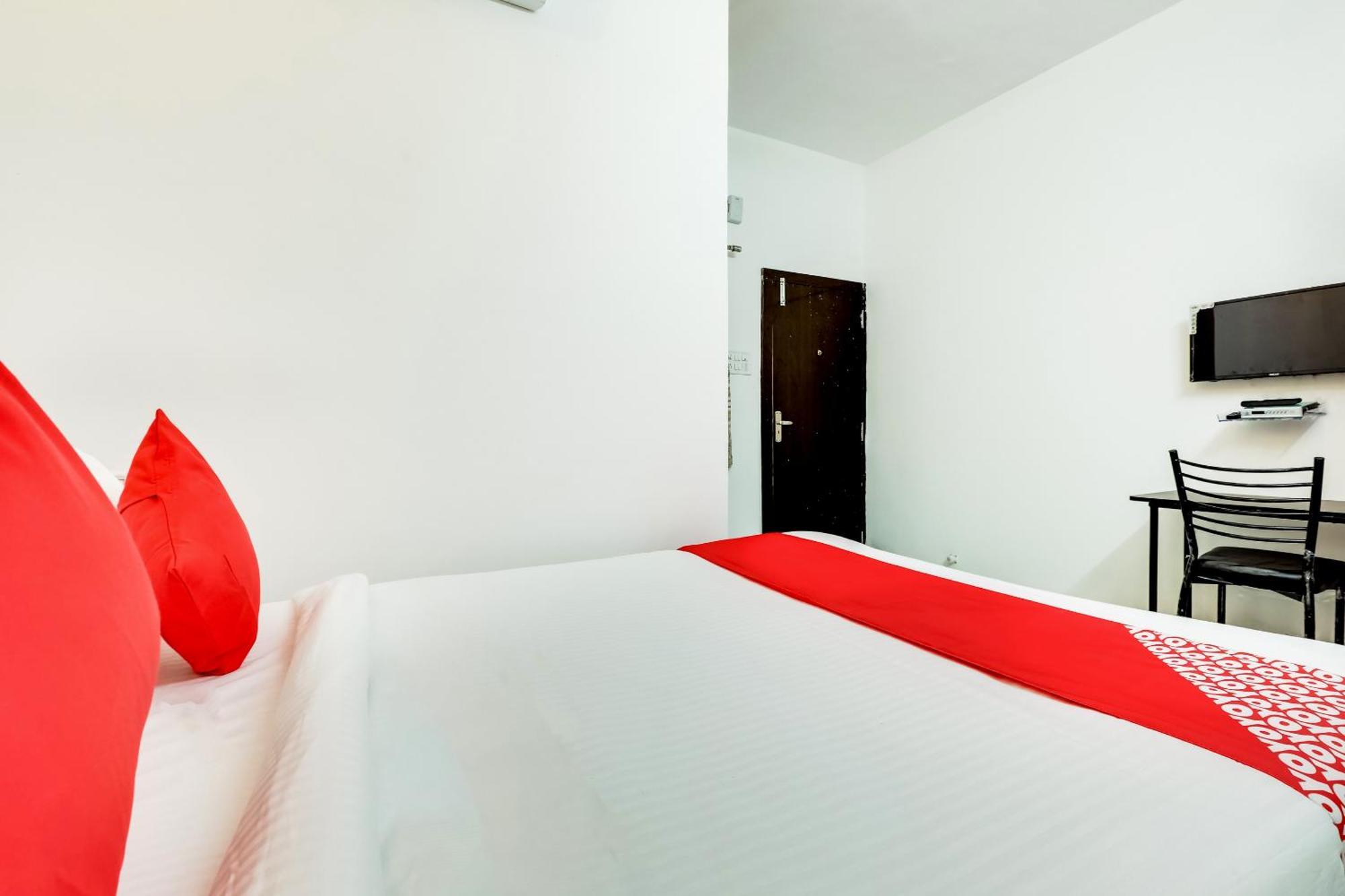 Hotel O Expression Indaur Kültér fotó