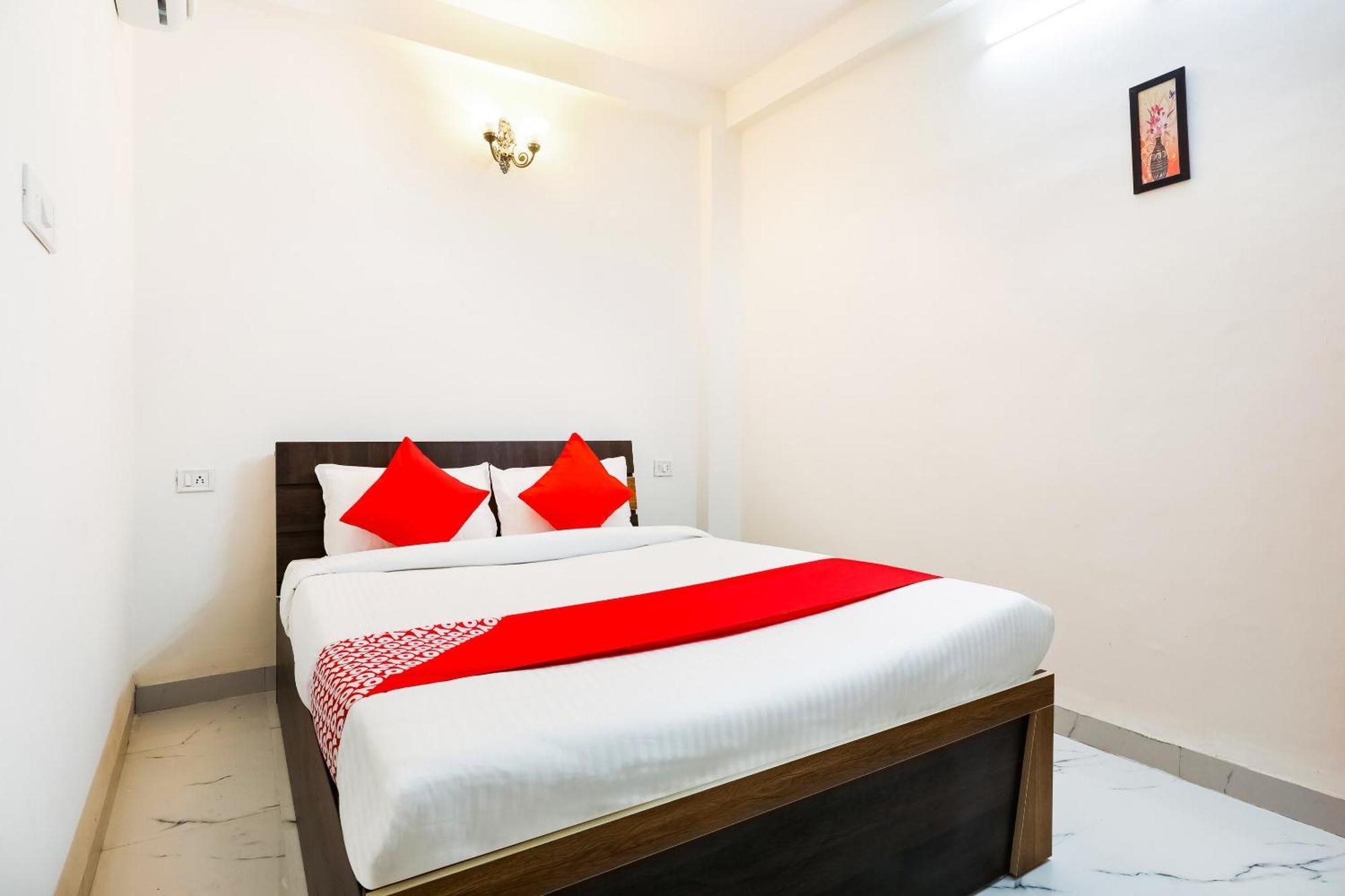 Hotel O Expression Indaur Kültér fotó